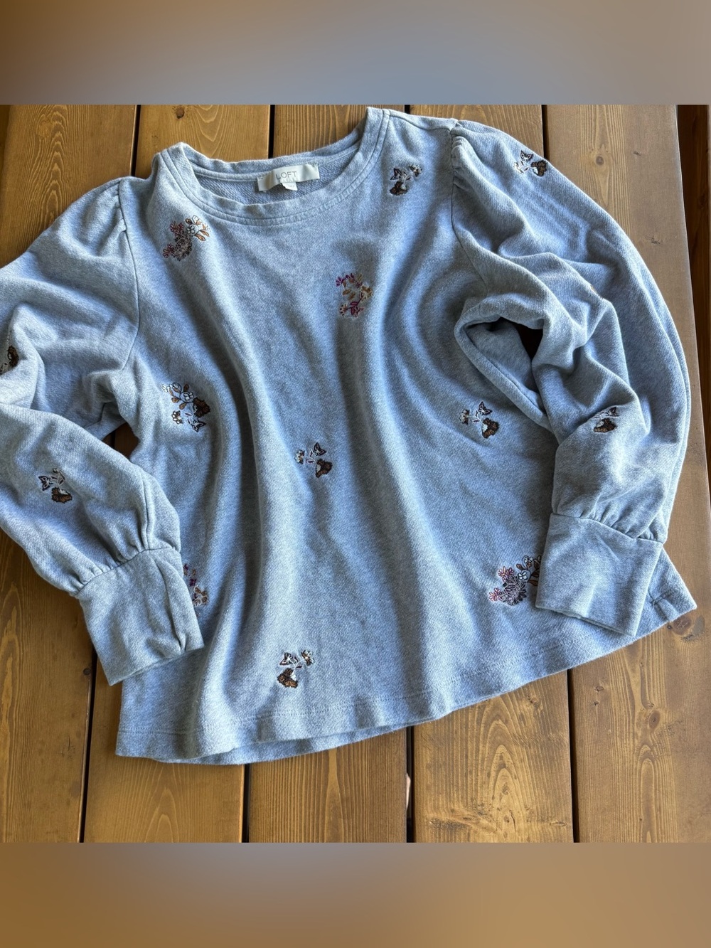 LOFT Women’s Large 100% Cotton grey Embroidered Floral Butterfly Sweatshirt